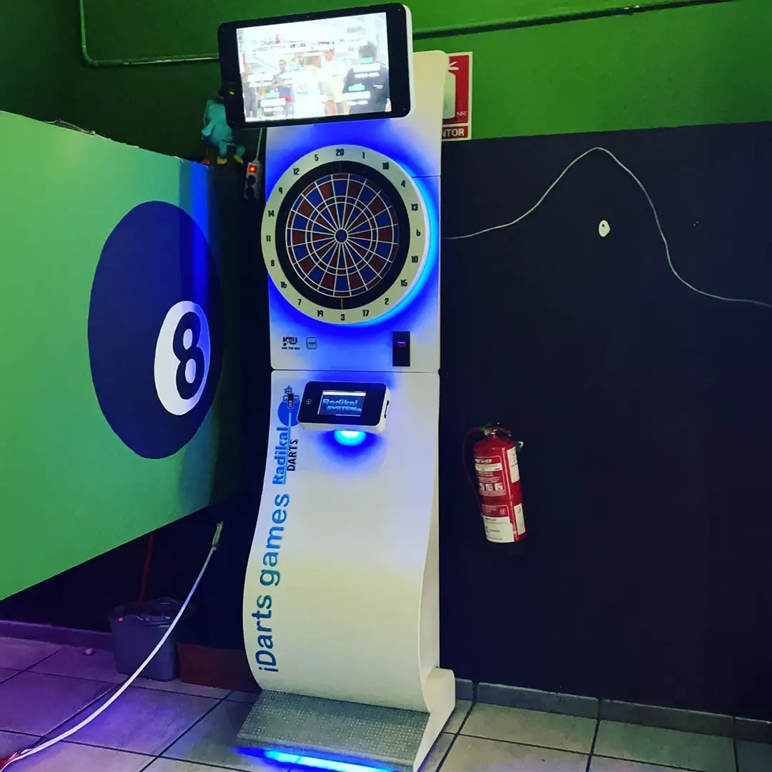 máquina de dardos en Bola 8 en Jerez de la Frontera