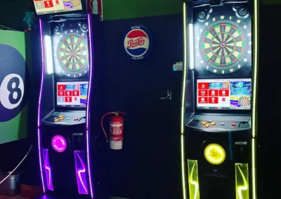 máquinas de dardos en Black Ball en Jerez de la Frontera